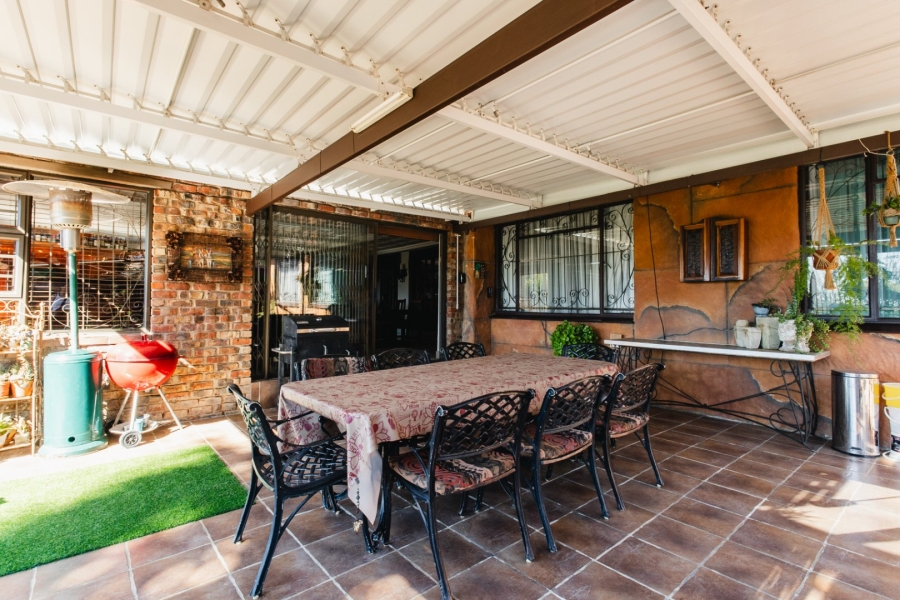 5 Bedroom Property for Sale in Dan Pienaar Free State